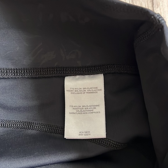 Lole Black Run Capri. - Picture 10 of 13